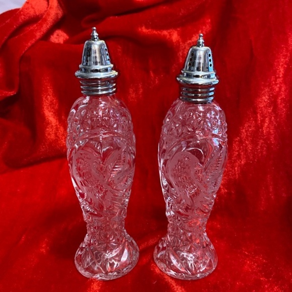 VINTAGE HOFBAUER “THE BYRDES” COLLECTION FOOTED SALT & PEPPER SHAKER SET